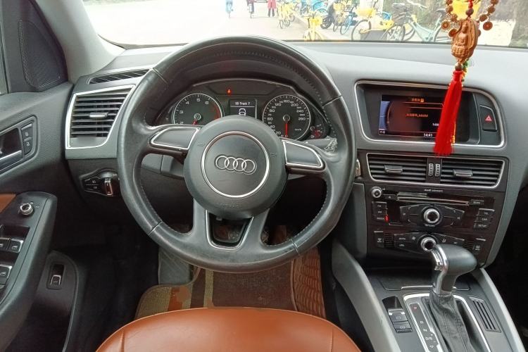 Used Audi Q5 2013 40 TFSI Ambition Steering Wheel