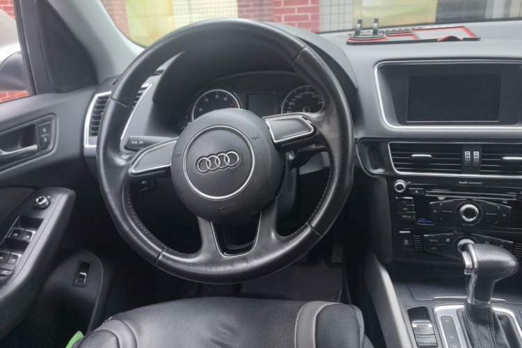 Used Audi Q5 2013 40 TFSI Ambition Steering Wheel