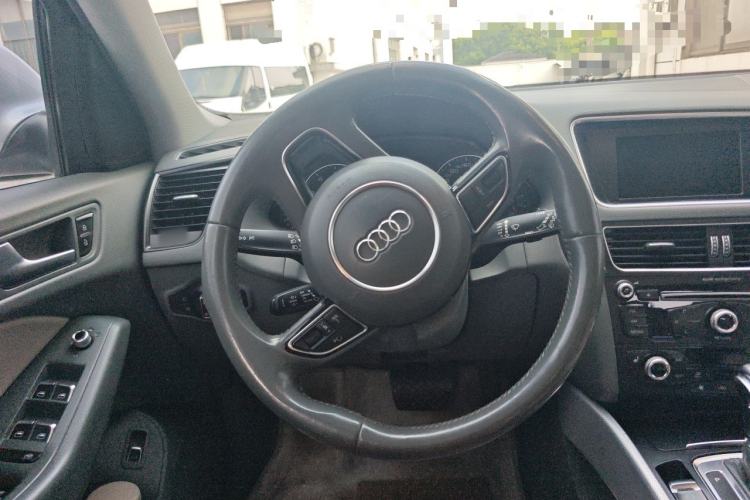 Used Audi Q5 2013 40 TFSI Technology Edition Steering Wheel