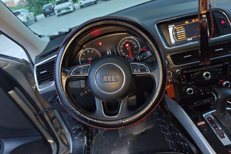 Used Audi Q5 2013 40 TFSI Technology Edition Steering Wheel