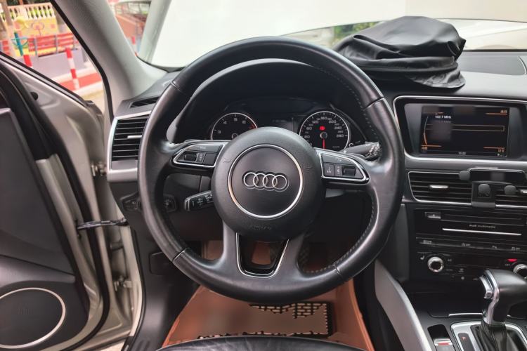 Used Audi Q5 2013 45 TFSI quattro Sport Edition Steering Wheel