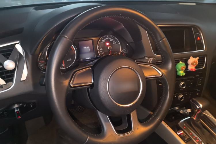Used Audi Q5 2013 40 TFSI Ambition Steering Wheel
