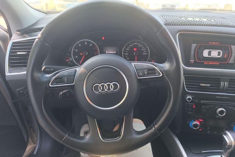 Used Audi Q5 2013 40 TFSI Technology Edition Steering Wheel
