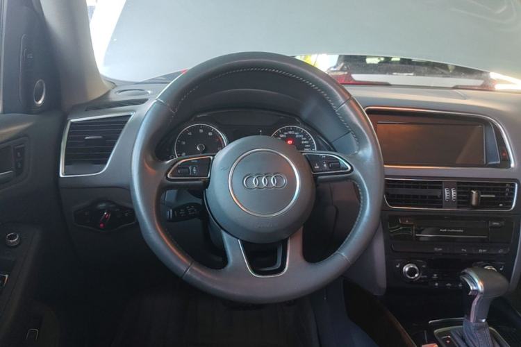 Used Audi Q5 2013 40 TFSI Comfort Edition Steering Wheel
