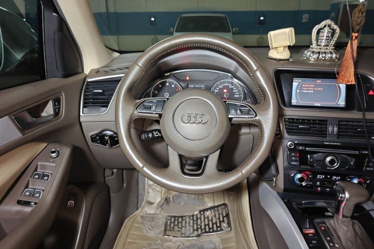 Used Audi Q5 2013 40 TFSI Technology Edition Steering Wheel
