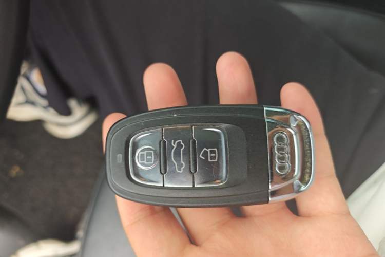 Used Audi Q5 2013 40 TFSI Ambition Vehicle Key