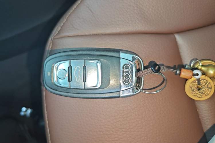 Used Audi Q5 2013 40 TFSI Ambition Vehicle Key