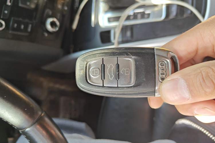 Used Audi Q5 2013 40 TFSI Technology Edition Vehicle Key