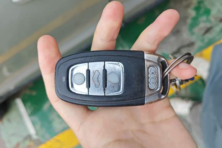Used Audi Q5 2013 40 TFSI Ambition Vehicle Key