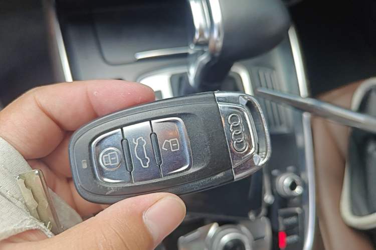 Used Audi Q5 2013 40 TFSI Comfort Edition Vehicle Key