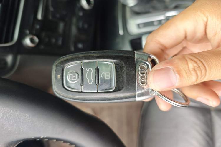 Used Audi Q5 2013 40 TFSI Ambition Vehicle Key