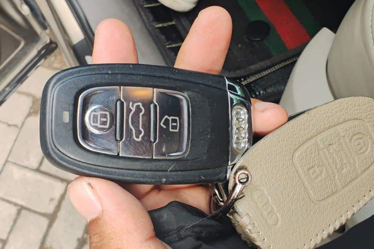Used Audi Q5 2013 40 TFSI Technology Edition Vehicle Key