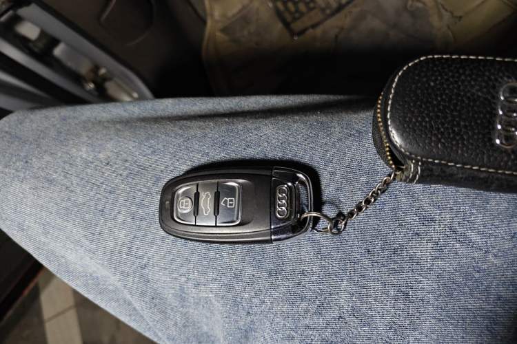 Used Audi Q5 2013 40 TFSI Technology Edition Vehicle Key