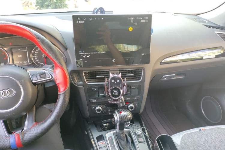 Used Audi Q5 2013 45 TFSI quattro Sport Edition Audio And AC Panel