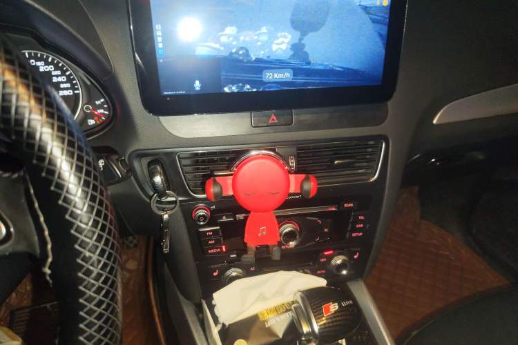 Used Audi Q5 2013 40 TFSI Technology Edition Audio And AC Panel
