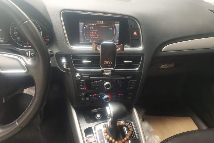 Used Audi Q5 2013 40 TFSI Ambition Audio And AC Panel