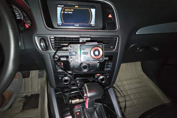 Used Audi Q5 2013 40 TFSI Technology Edition Audio And AC Panel