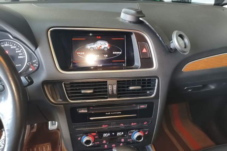 Used Audi Q5 2013 45 TFSI quattro off-road version Audio And AC Panel