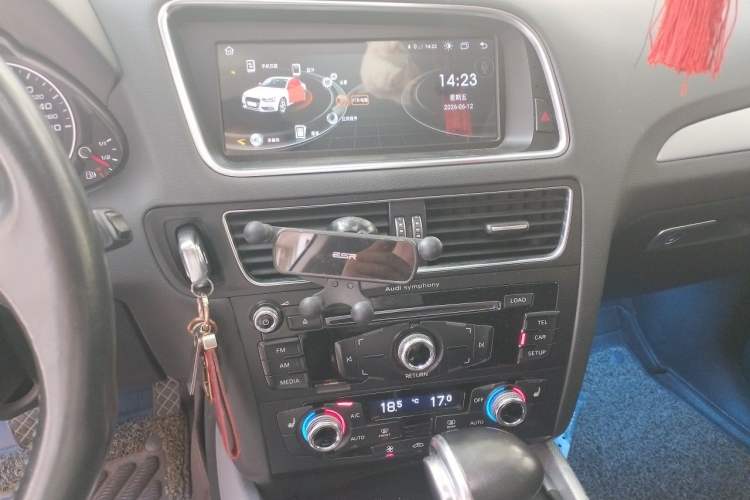Used Audi Q5 2013 40 TFSI Technology Edition Audio And AC Panel