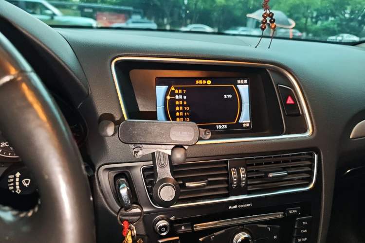 Used Audi Q5 2013 40 TFSI Ambition Audio And AC Panel