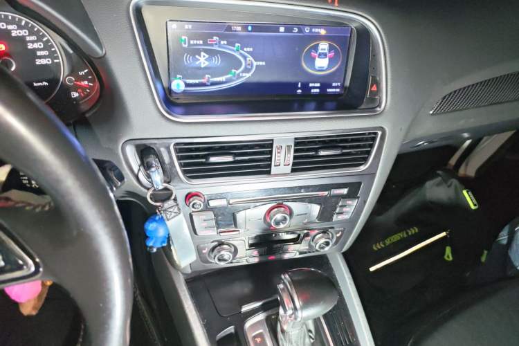 Used Audi Q5 2013 40 TFSI Technology Edition Audio And AC Panel