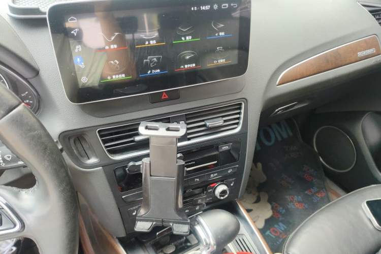 Used Audi Q5 2013 40 TFSI Comfort Edition Audio And AC Panel