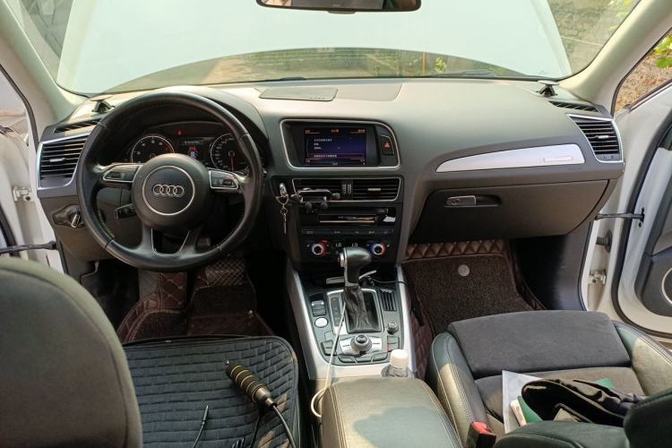 Used Audi Q5 2013 40 TFSI Dynamic Edition Center Console