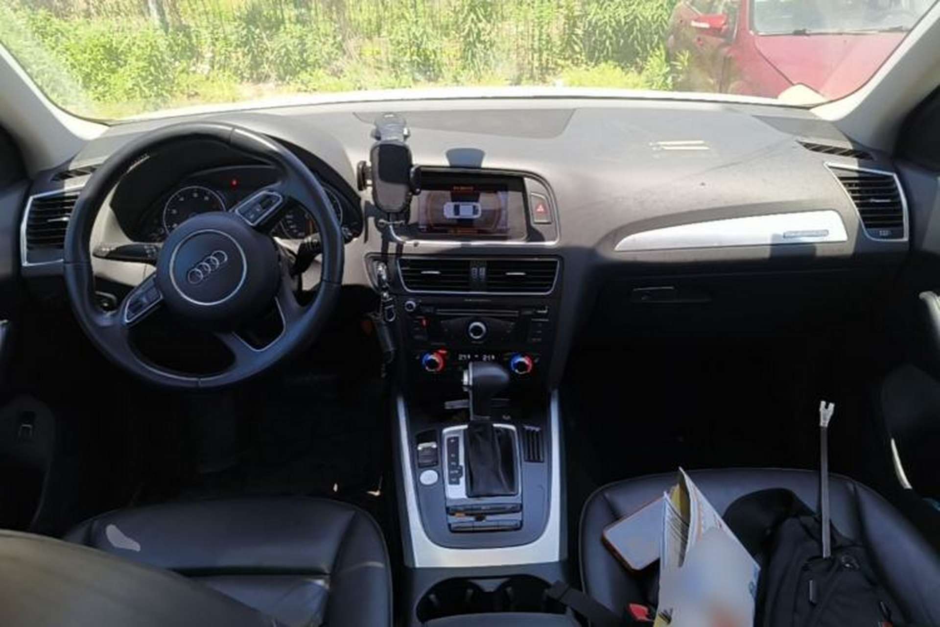Used Audi Q5 2013 40 TFSI Technology Edition Center Console