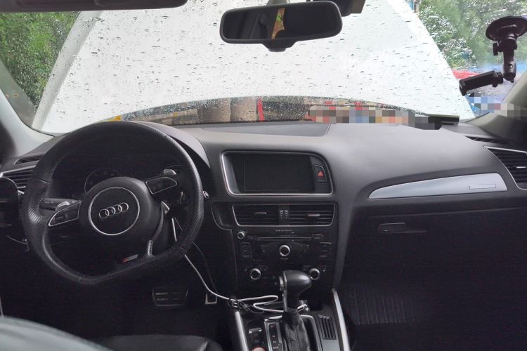 Used Audi Q5 2013 40 TFSI Technology Edition Center Console