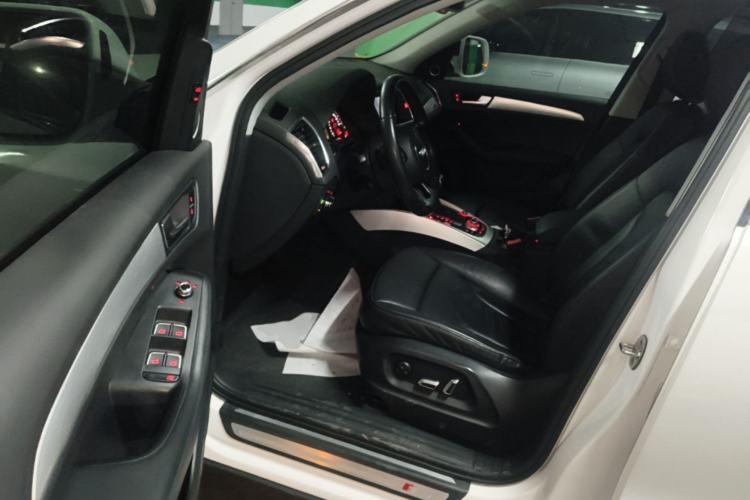 Used Audi Q5 2013 45 TFSI quattro Sport Edition Driver Seat