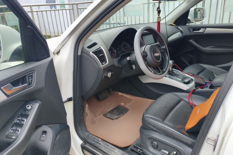 Used Audi Q5 2013 40 TFSI Technology Edition Driver Seat