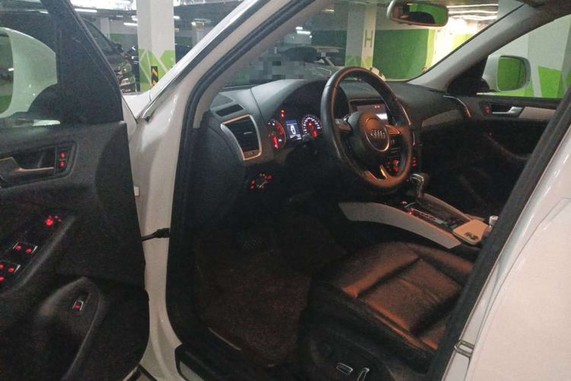 Used Audi Q5 2013 40 TFSI Ambition Driver Seat