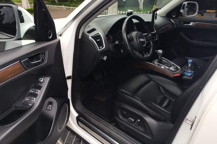 Used Audi Q5 2013 40 TFSI Comfort Edition Driver Seat