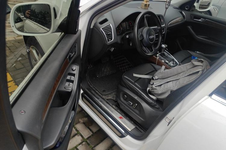 Used Audi Q5 2013 40 TFSI Comfort Edition Driver Seat