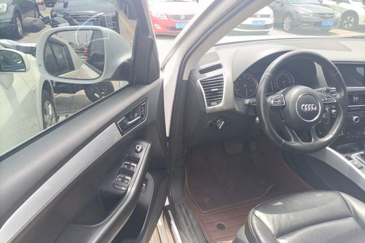 Used Audi Q5 2013 40 TFSI Technology Edition Driver Seat