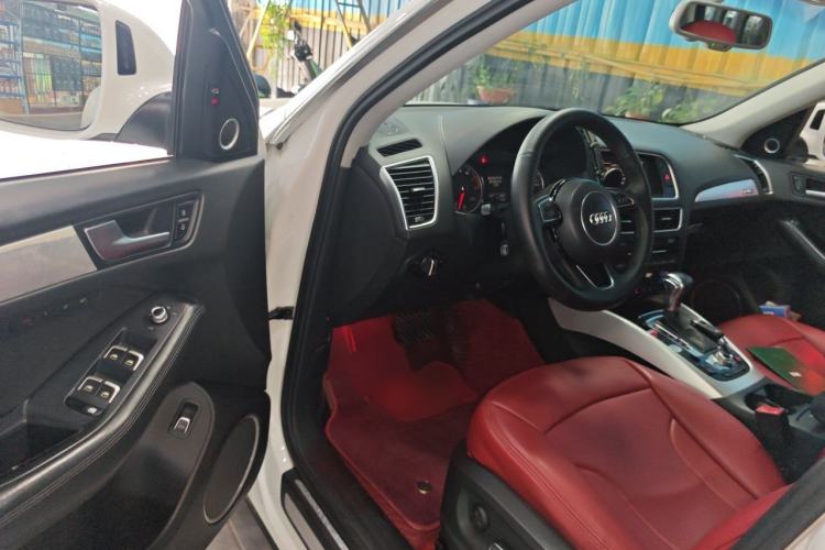 Used Audi Q5 2013 45 TFSI quattro Sport Edition Driver Seat