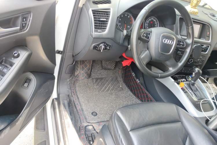 Used Audi Q5 2013 40 TFSI Technology Edition Driver Seat