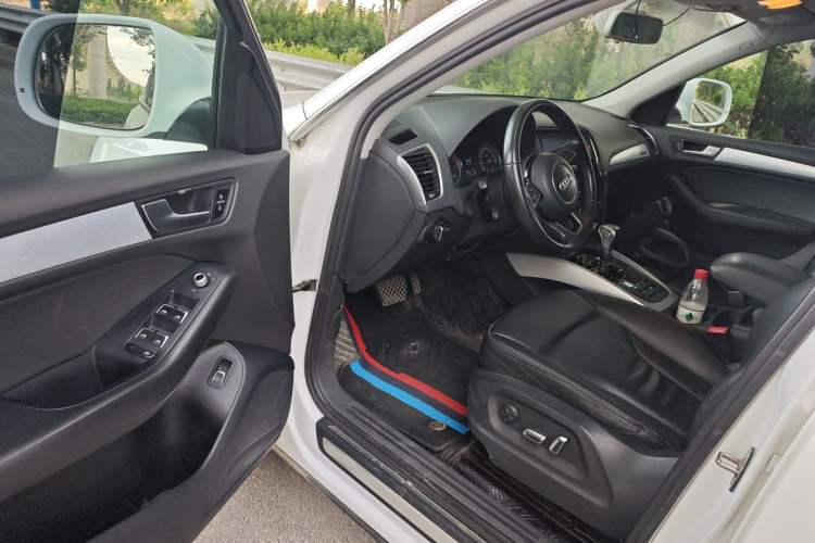 Used Audi Q5 2013 40 TFSI Technology Edition Driver Seat