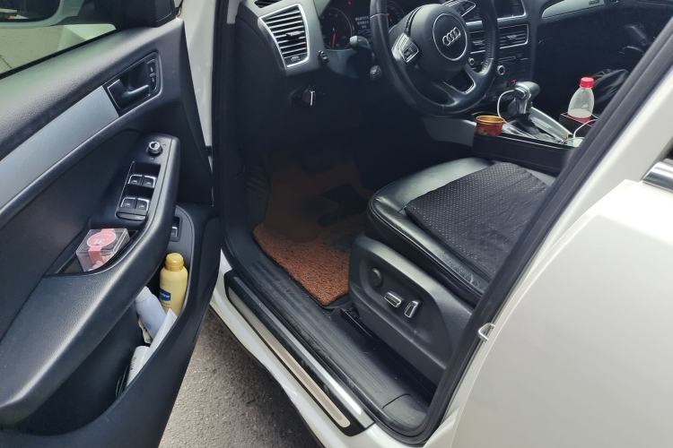 Used Audi Q5 2013 40 TFSI Technology Edition Driver Seat