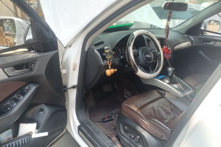 Used Audi Q5 2013 40 TFSI Technology Edition Driver Seat