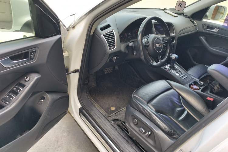 Used Audi Q5 2013 40 TFSI Technology Edition Driver Seat