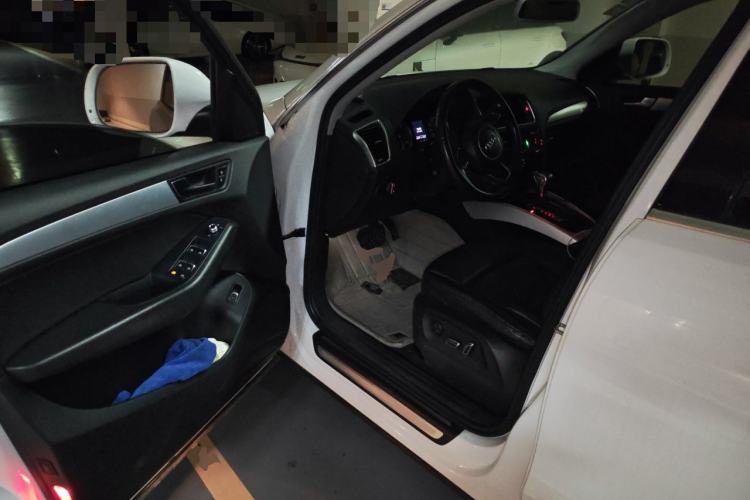 Used Audi Q5 2013 40 TFSI Technology Edition Driver Seat