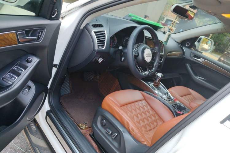 Used Audi Q5 2013 40 TFSI Comfort Edition Driver Seat