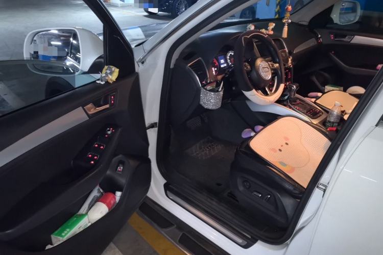 Used Audi Q5 2013 40 TFSI Technology Edition Driver Seat