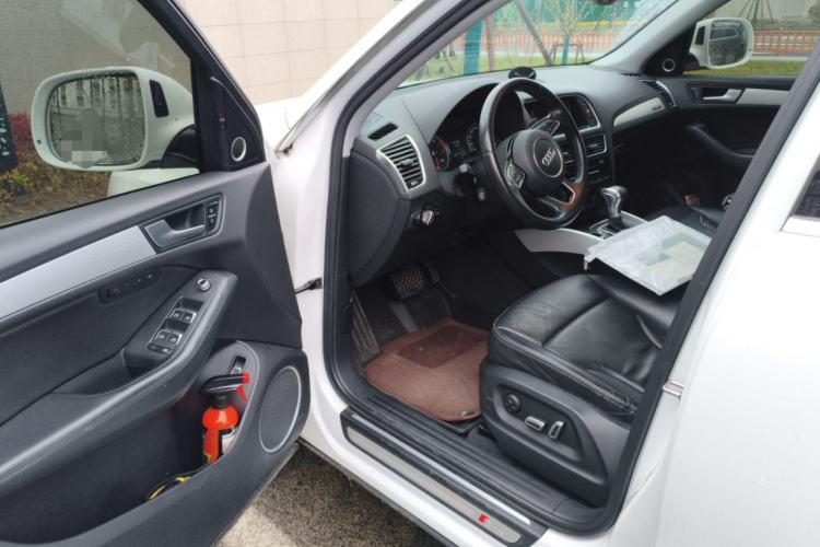 Used Audi Q5 2013 45 TFSI quattro Sport Edition Driver Seat