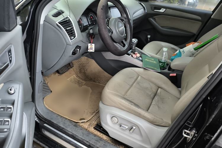 Used Audi Q5 2013 40 TFSI Ambition Driver Seat