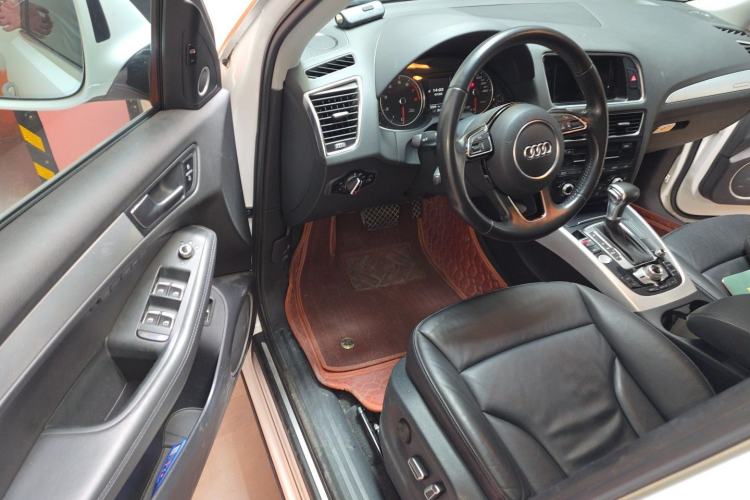 Used Audi Q5 2013 45 TFSI quattro Sport Edition Driver Seat