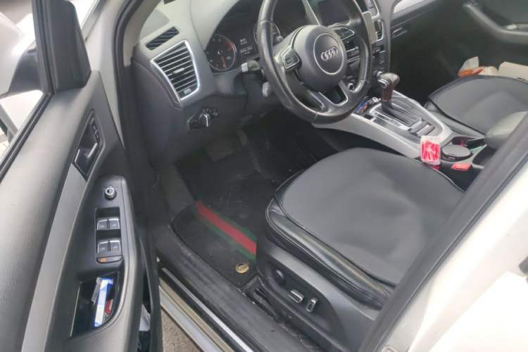 Used Audi Q5 2013 40 TFSI Technology Edition Driver Seat