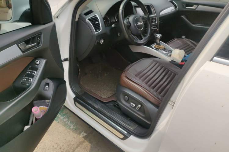 Used Audi Q5 2013 40 TFSI Technology Edition Driver Seat