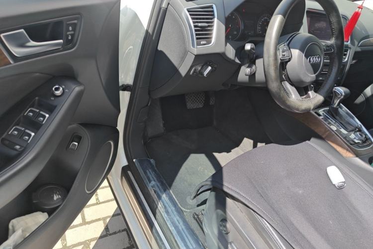 Used Audi Q5 2013 40 TFSI Comfort Edition Driver Seat
